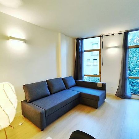 Moderno Apartamento En Terrassa Centro Екстериор снимка